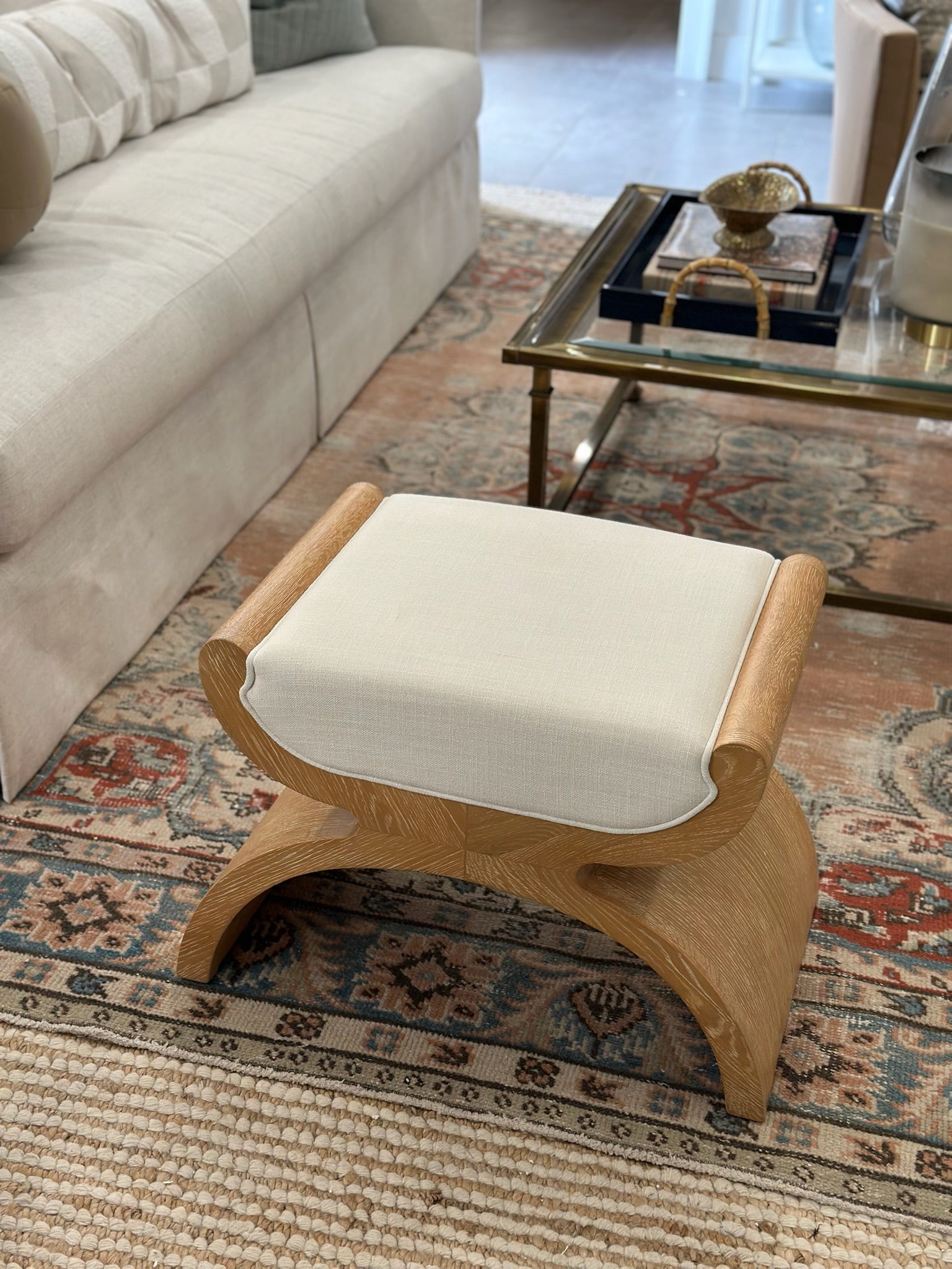 Janna Co ottoman