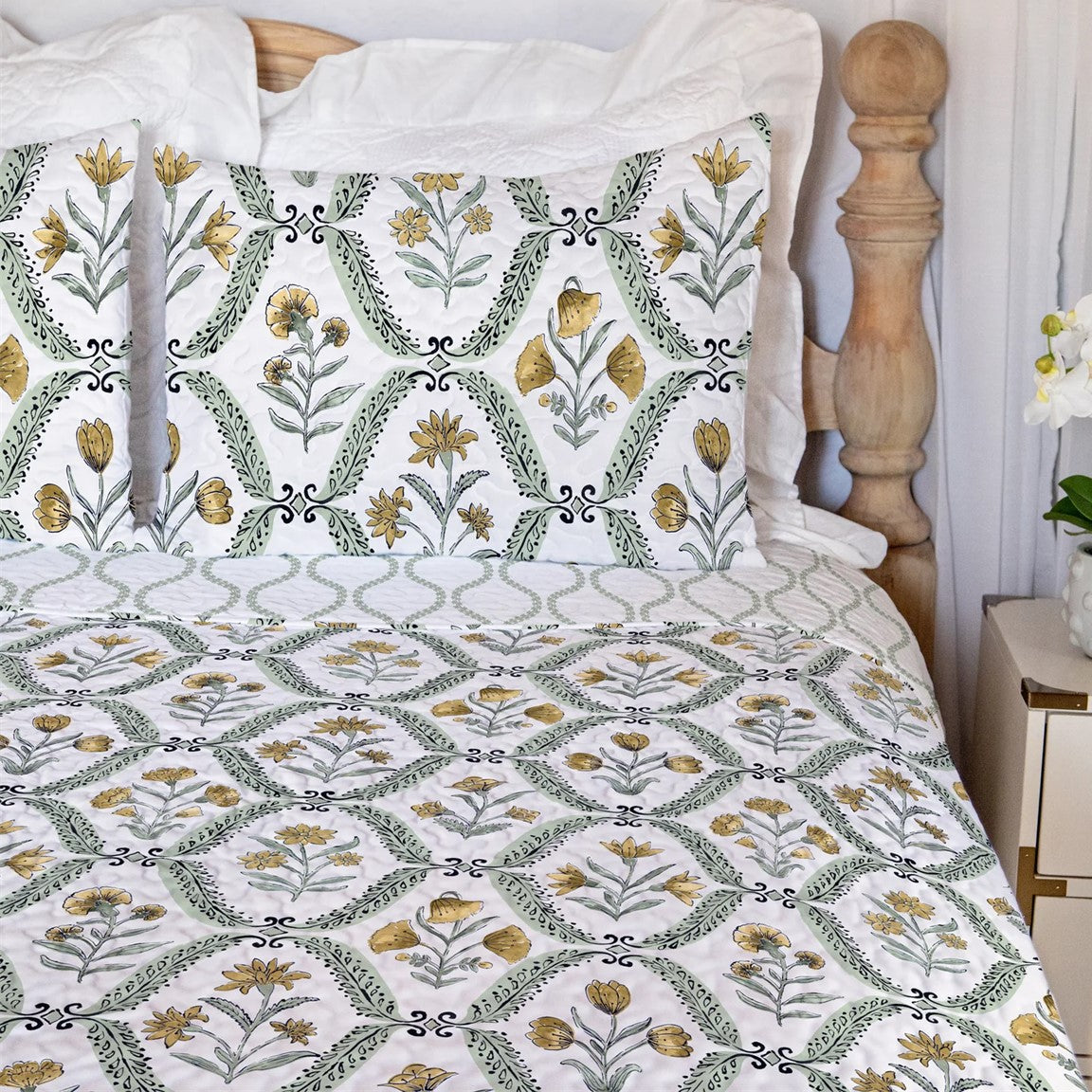 Charlotte Yellow King Quilt